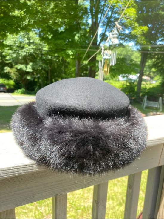 Rare!! Kates Boutique Canada ?? Wool Winter Hat with Genuine Black Fox Fur Trim main image 4